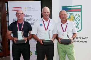 Kategorie Seniorů: druhý Enno Heistermann, vítězný Karl-Heinz Wunderlich (oba Německo) a třetí Stanislav Kopejtko (RGC Mariánské Lázně)